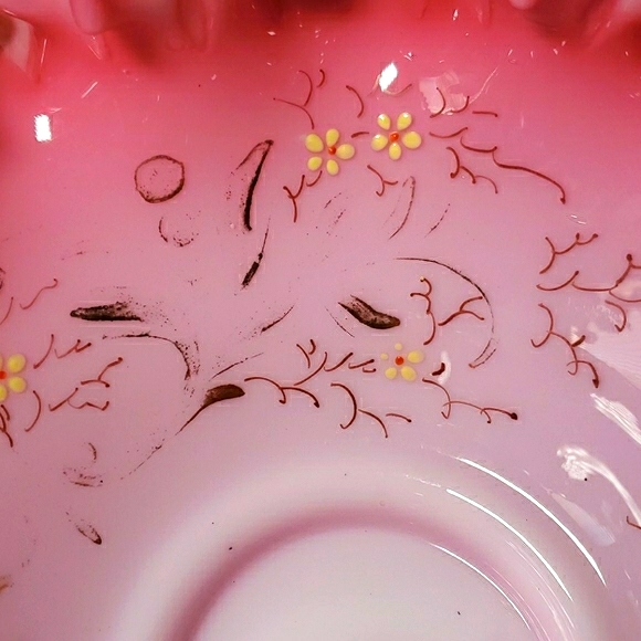 ❣HP❣Vintage Bridal Ruffle Cranberry & Milk Bowl - Picture 7 of 9